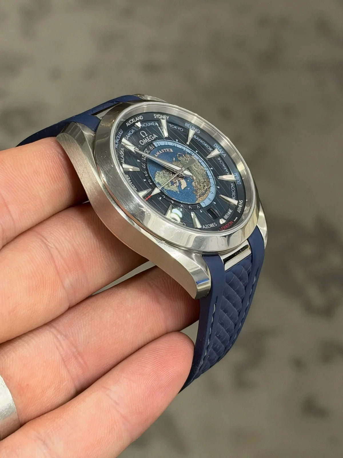Omega Seamaster Aqua Terra Worldtimer photo 3
